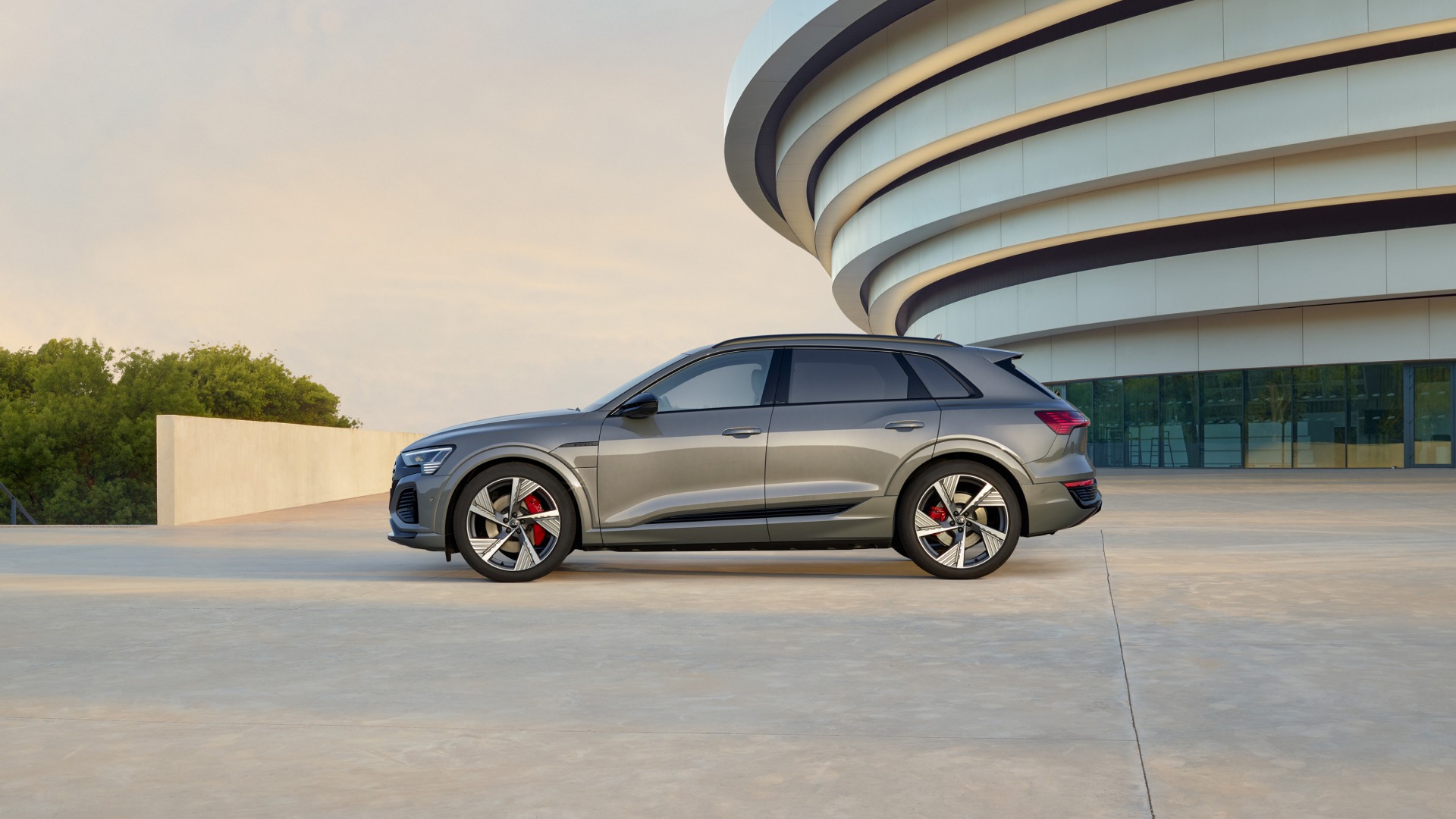 Front view of the Audi Q8 e-tron.