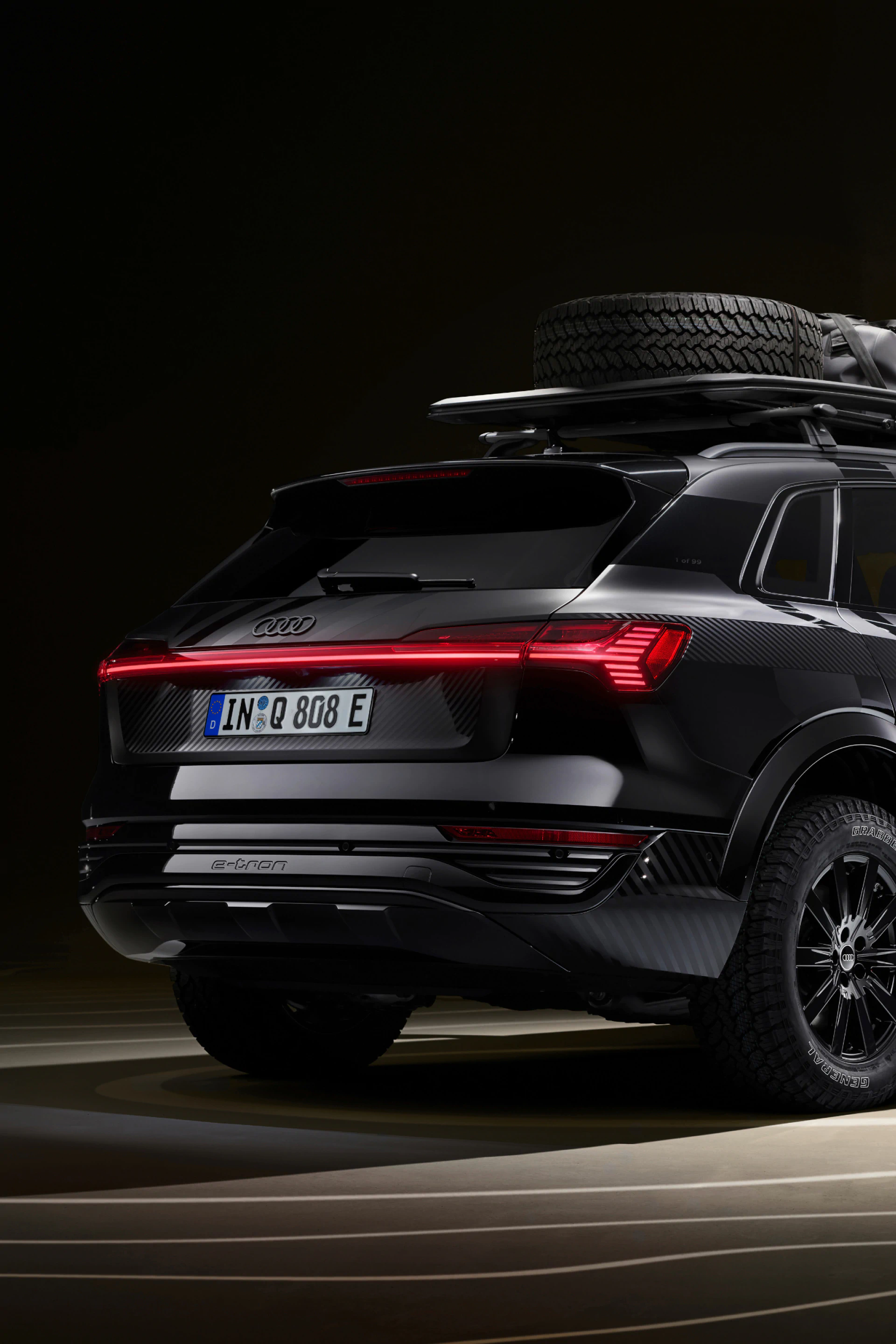 The rear and D-pillar of the Audi Q8 e-tron edition Dakar.